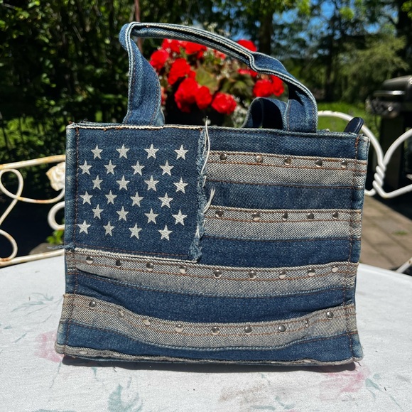 St. John's Bay Handbags - Vintage Denim St. John’s Bay American Flag Tote Bag Purse lots of pockets 250 🇺🇸